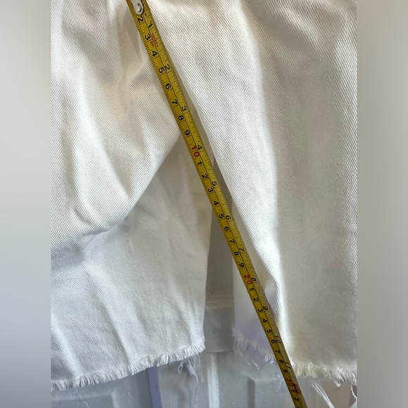 Shorts - Picture 13 of 14